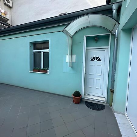 Blue Apartment In City Center, Best Location Bratislava Bagian luar foto