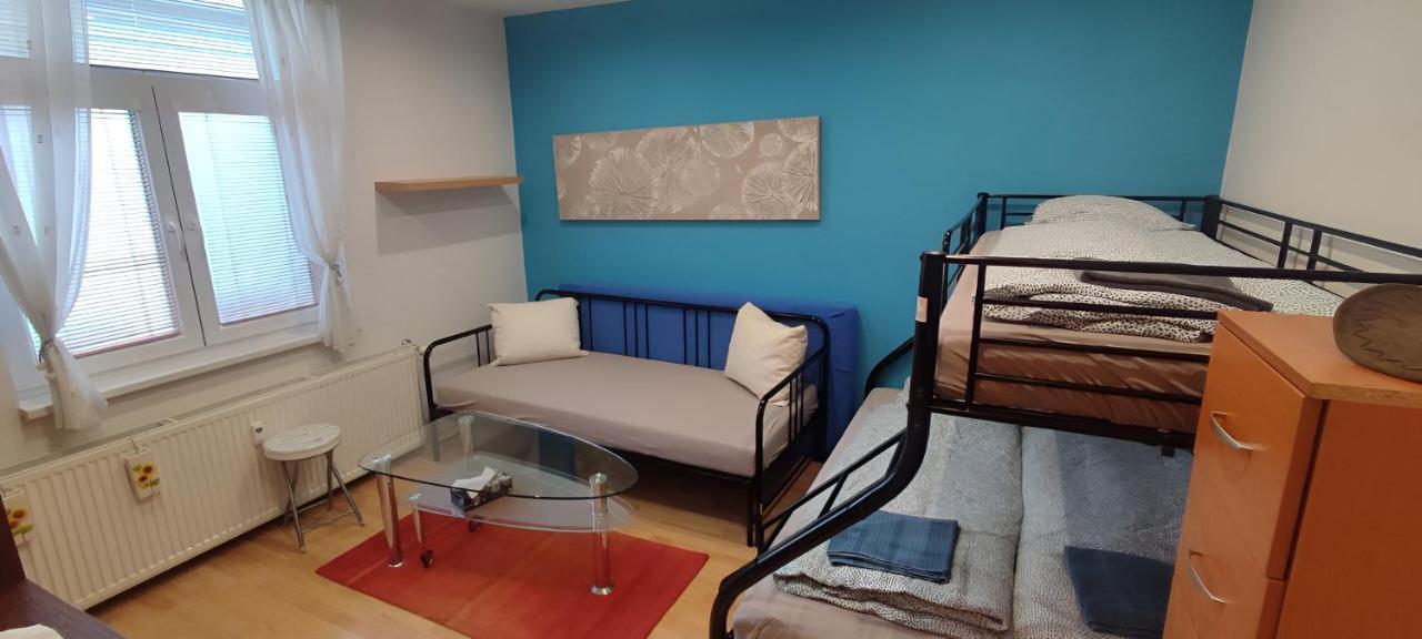 Blue Apartment In City Center, Best Location Bratislava Bagian luar foto
