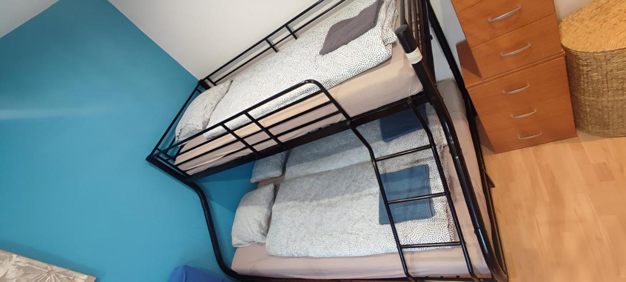 Blue Apartment In City Center, Best Location Bratislava Bagian luar foto